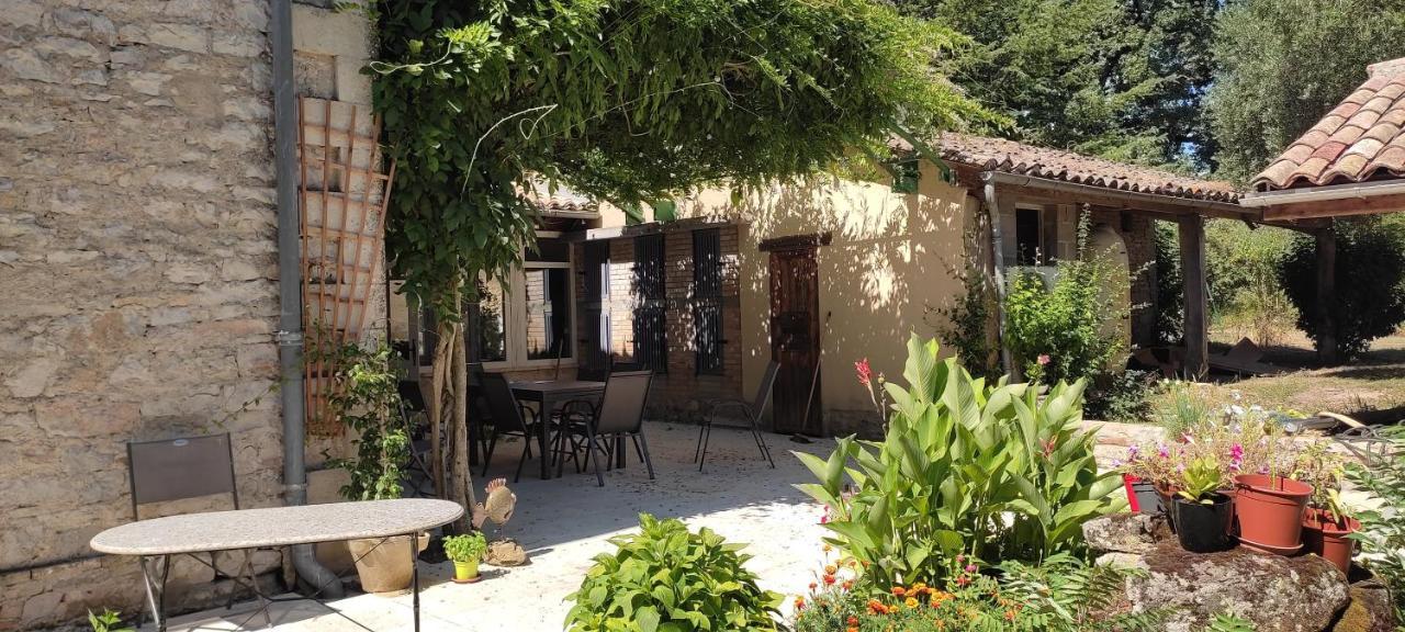Domaine Les Garrigues Bed & Breakfast Puygaillard-de-Quercy Ngoại thất bức ảnh