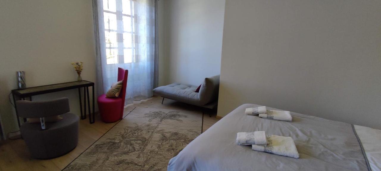 Domaine Les Garrigues Bed & Breakfast Puygaillard-de-Quercy Ngoại thất bức ảnh